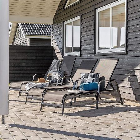 24 Person Holiday Home In Hasselberg คัพเพล์น ภายนอก รูปภาพ