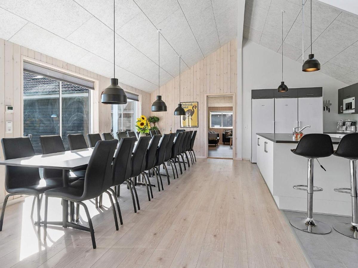 24 Person Holiday Home In Hasselberg คัพเพล์น ภายนอก รูปภาพ