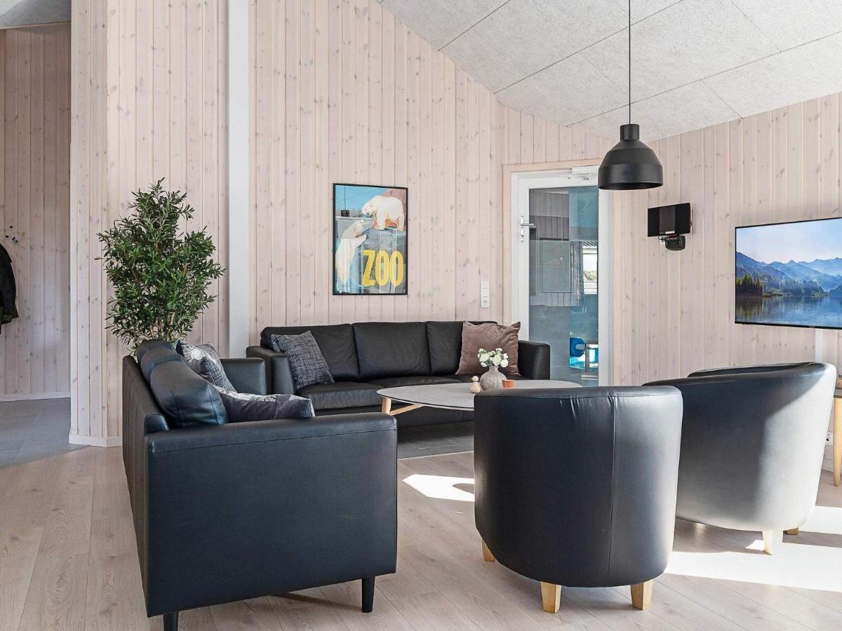 24 Person Holiday Home In Hasselberg คัพเพล์น ภายนอก รูปภาพ